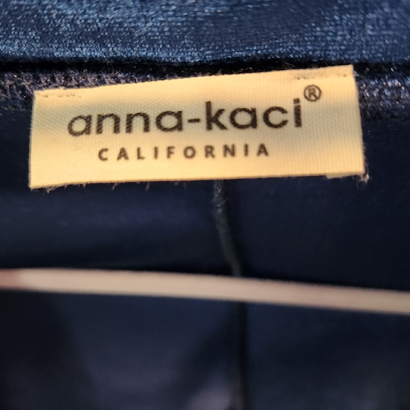 Soft abd Elegant Navy Blue Women's Blazer - Picture 6 of 8